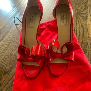 Authentic Valentino red lacquer shoes. In excellent condition. Size 39
